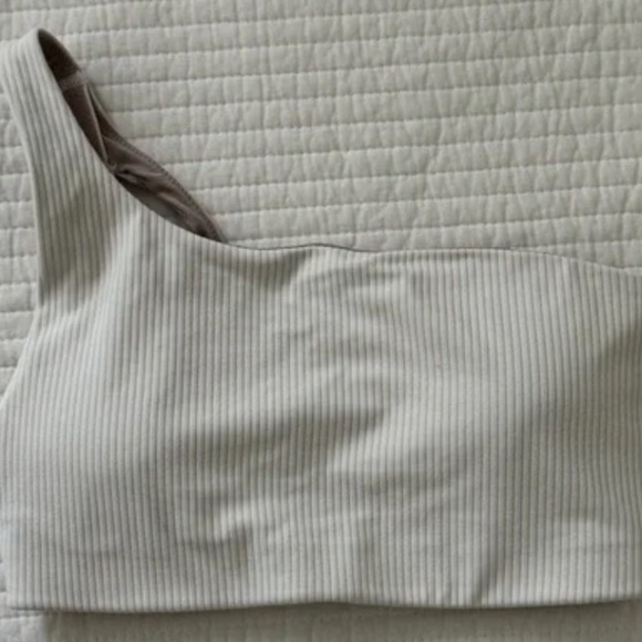 Lululemon Ribbed Nulu Asymmetrical Yoga Bra Light Support, Bone Size 2 - Picture 2 of 3